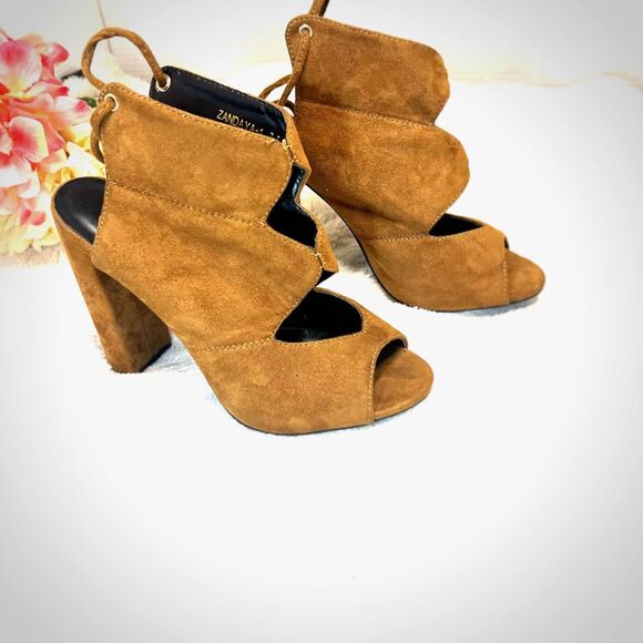Tan Brown Suede Open Toe Tie Up Heels Size 7.5 - Picture 8 of 11